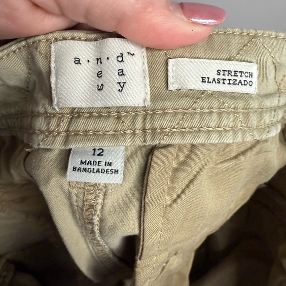 Women’s Khaki Chino Shorts - Picture 3 of 8